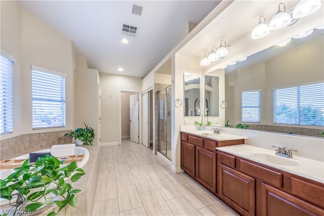 8148 Waltons Mill Court, Las Vegas, NV 89131