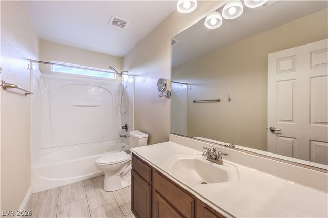 8148 Waltons Mill Court, Las Vegas, NV 89131