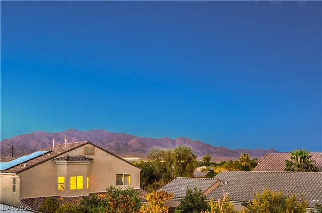 8148 Waltons Mill Court, Las Vegas, NV 89131