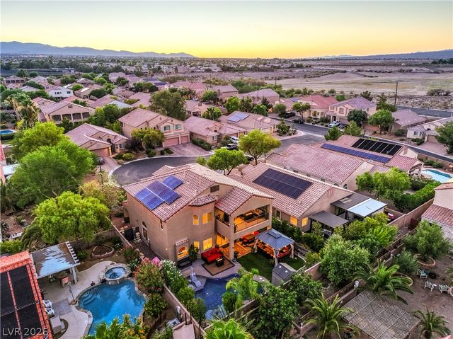 8148 Waltons Mill Court, Las Vegas, NV 89131