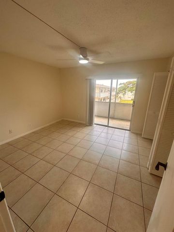 39 Cambridge B, West Palm Beach, FL 33417