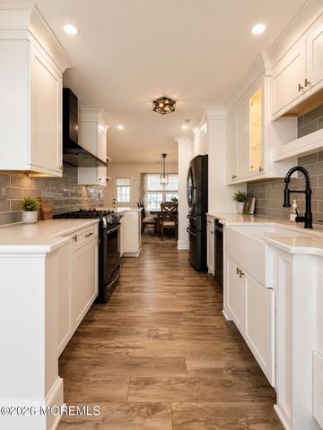 22 Ross Terrace, Manalapan, NJ 07726