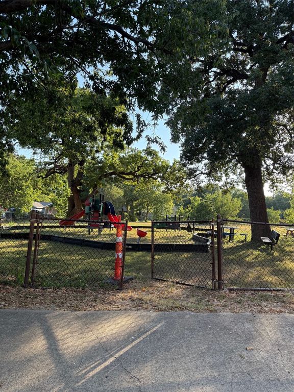 1503 Lee Avenue, Fort Worth, TX 76164