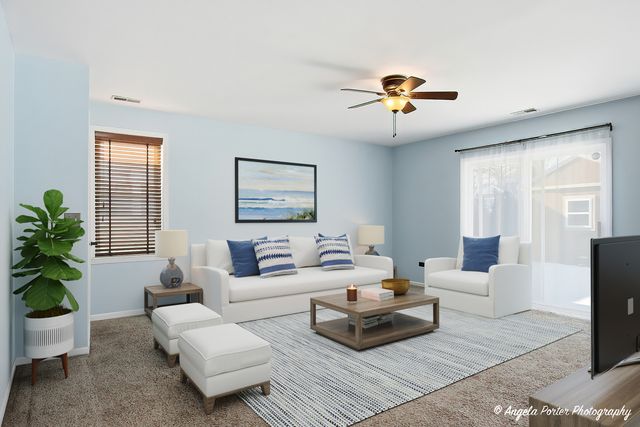 39450 N Circle Avenue, Antioch, IL 60002