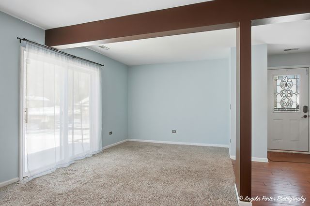 39450 N Circle Avenue, Antioch, IL 60002