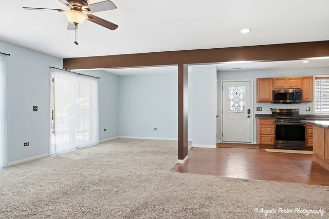 39450 N Circle Avenue, Antioch, IL 60002