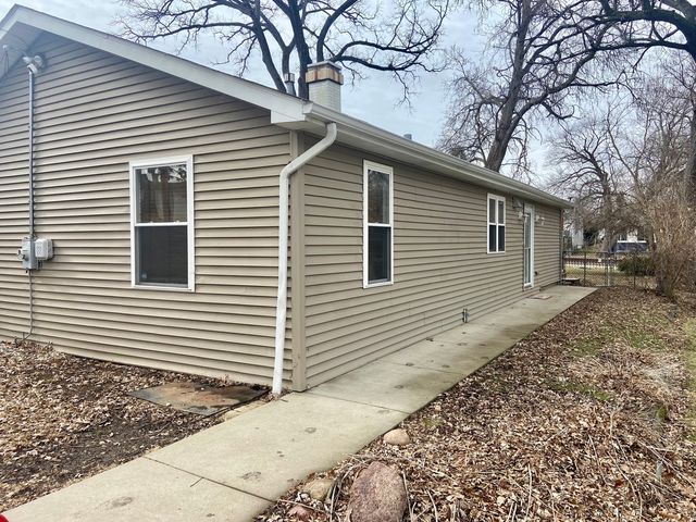 39450 N Circle Avenue, Antioch, IL 60002