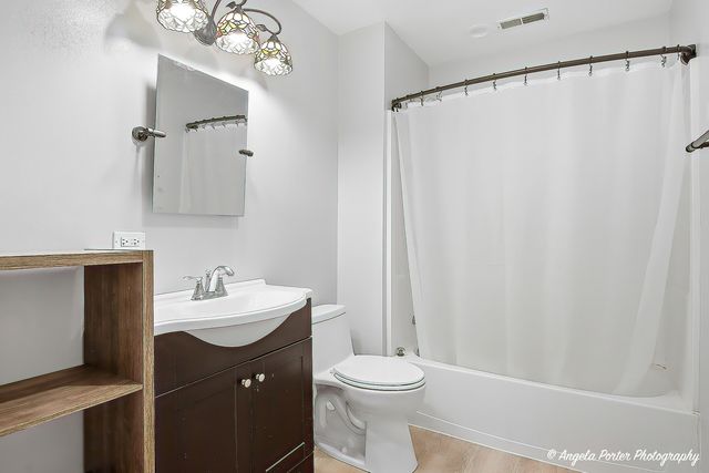 39450 N Circle Avenue, Antioch, IL 60002