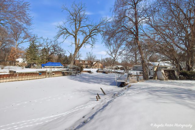 39450 N Circle Avenue, Antioch, IL 60002