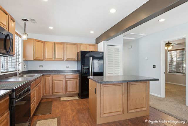 39450 N Circle Avenue, Antioch, IL 60002