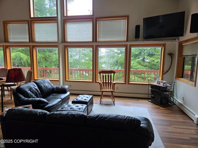 19 Juneberry Road, Ketchikan, AK 99901