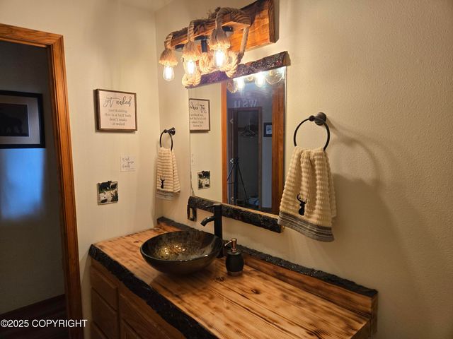 19 Juneberry Road, Ketchikan, AK 99901