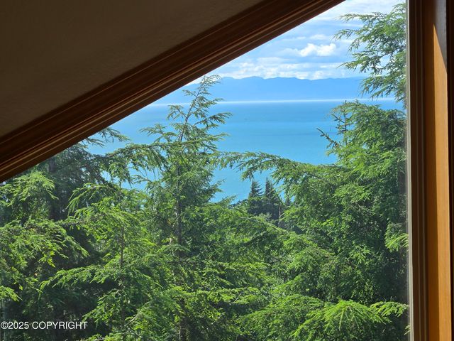 19 Juneberry Road, Ketchikan, AK 99901