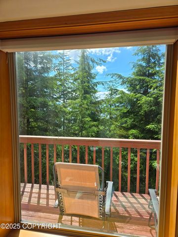 19 Juneberry Road, Ketchikan, AK 99901