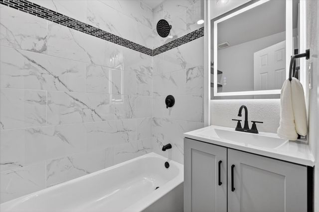 614 Bellevue Drive, Cleburne, TX 76033