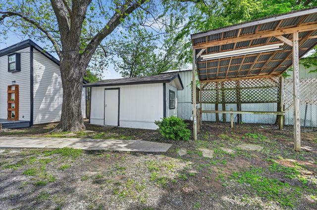 614 Bellevue Drive, Cleburne, TX 76033