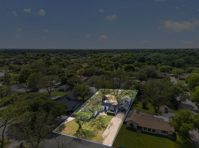 614 Bellevue Drive, Cleburne, TX 76033