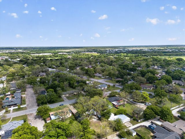 614 Bellevue Drive, Cleburne, TX 76033