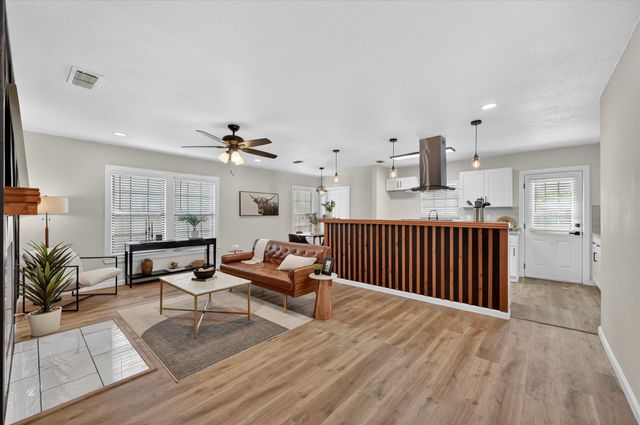 614 Bellevue Drive, Cleburne, TX 76033