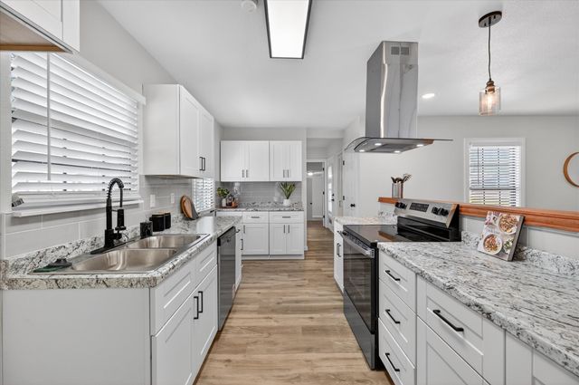 614 Bellevue Drive, Cleburne, TX 76033