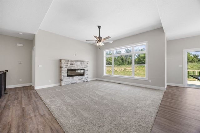 3340 Village Way, Robins, IA 52328