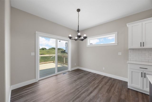 3340 Village Way, Robins, IA 52328