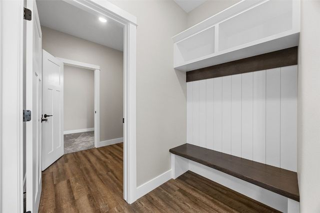 3340 Village Way, Robins, IA 52328