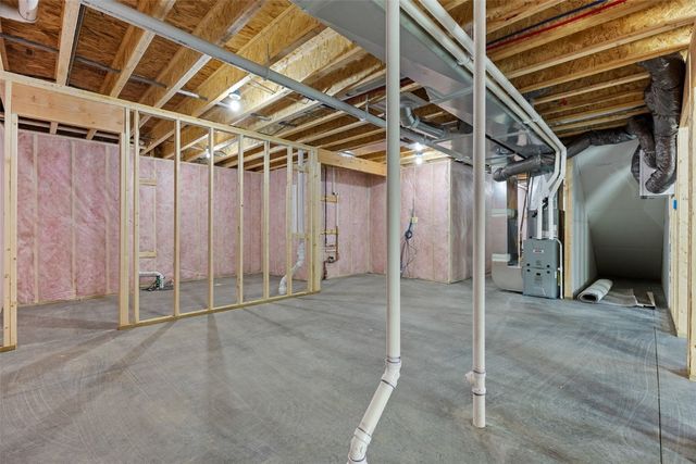 3340 Village Way, Robins, IA 52328