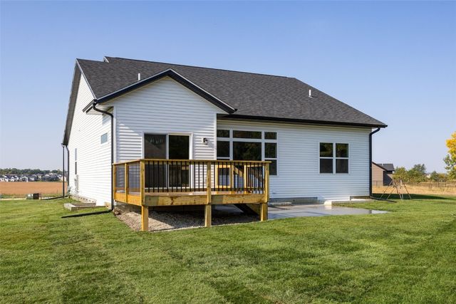 3340 Village Way, Robins, IA 52328