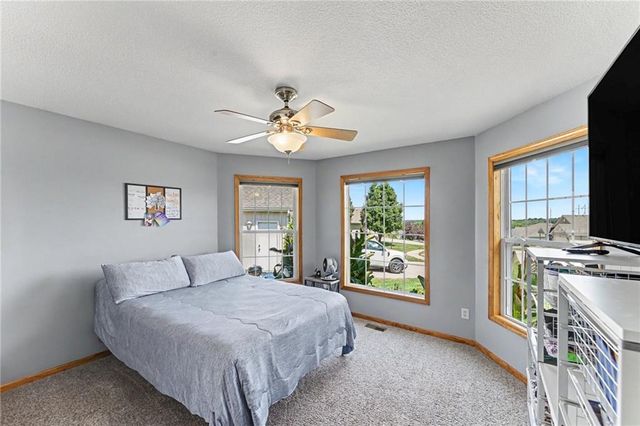 301 Prairie Rose Circle, Smithville, MO 64089