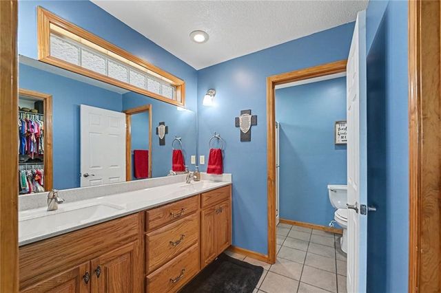 301 Prairie Rose Circle, Smithville, MO 64089