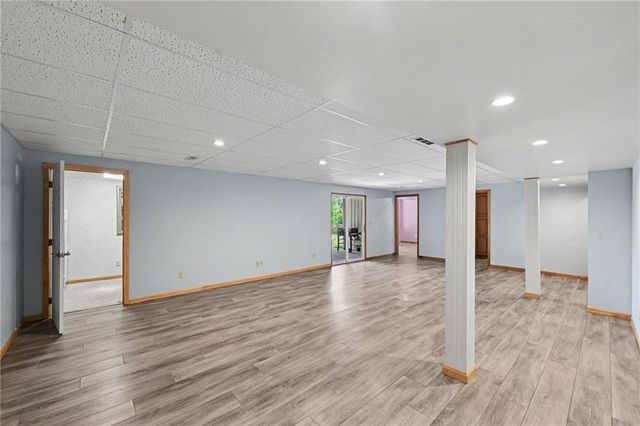 301 Prairie Rose Circle, Smithville, MO 64089