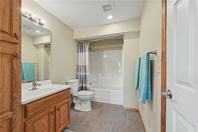301 Prairie Rose Circle, Smithville, MO 64089