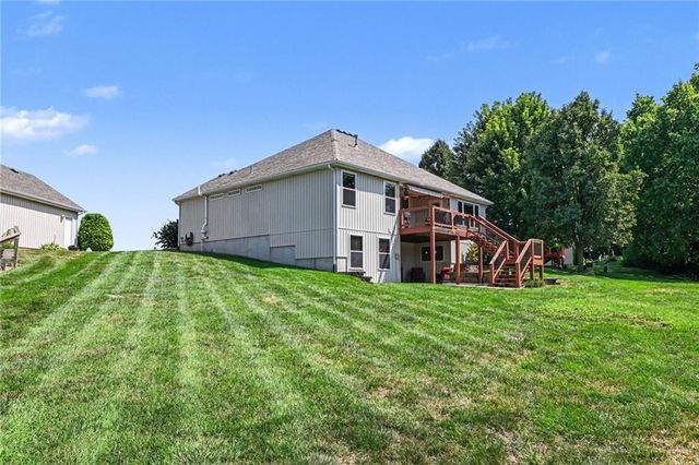 301 Prairie Rose Circle, Smithville, MO 64089