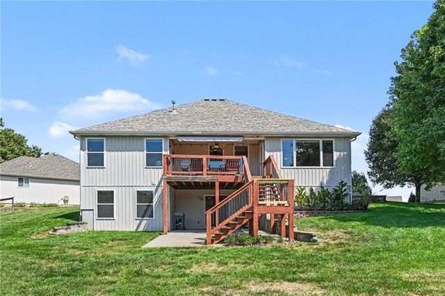 301 Prairie Rose Circle, Smithville, MO 64089
