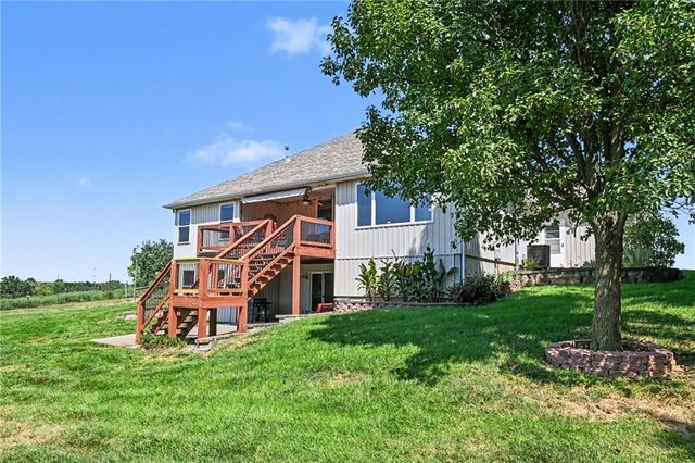 301 Prairie Rose Circle, Smithville, MO 64089