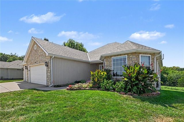 301 Prairie Rose Circle, Smithville, MO 64089