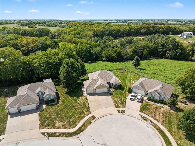 301 Prairie Rose Circle, Smithville, MO 64089