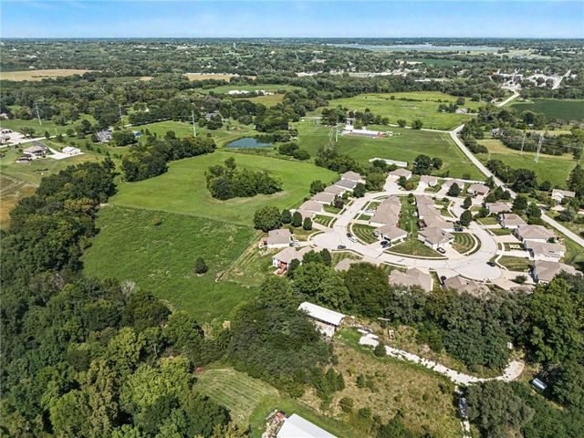 301 Prairie Rose Circle, Smithville, MO 64089