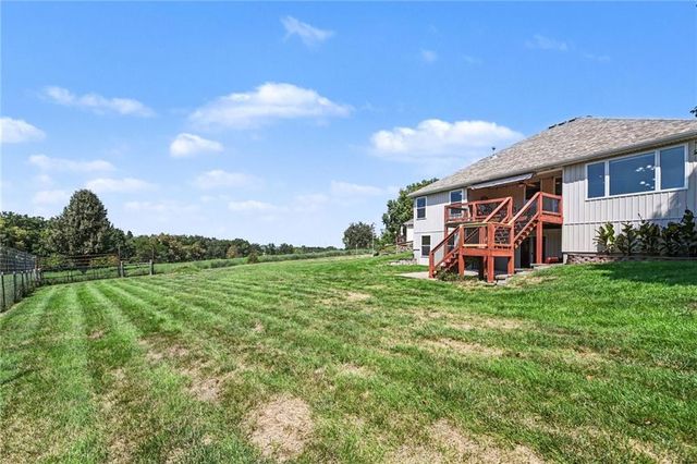 301 Prairie Rose Circle, Smithville, MO 64089