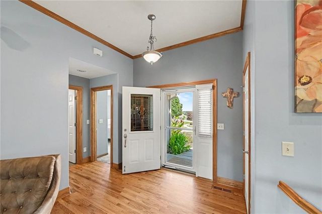 301 Prairie Rose Circle, Smithville, MO 64089