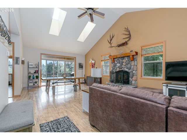 64636 E MCINTYRE Rd, Rhododendron, OR 97049