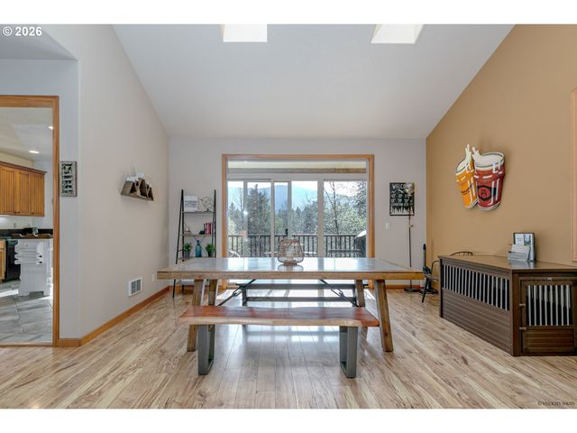 64636 E MCINTYRE Rd, Rhododendron, OR 97049