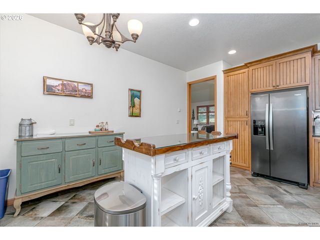 64636 E MCINTYRE Rd, Rhododendron, OR 97049