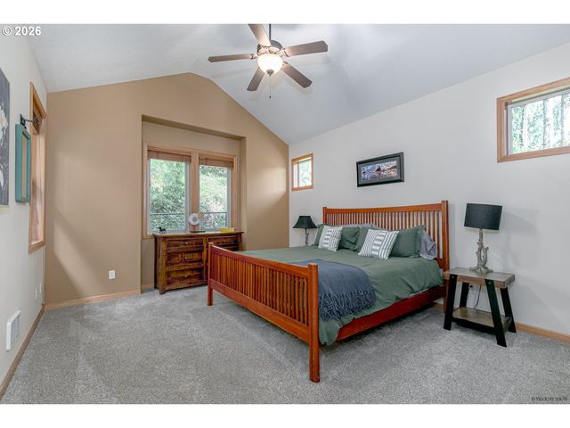 64636 E MCINTYRE Rd, Rhododendron, OR 97049