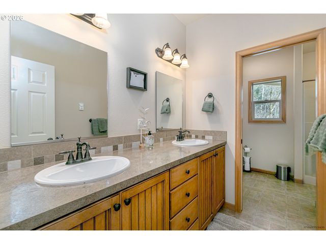 64636 E MCINTYRE Rd, Rhododendron, OR 97049