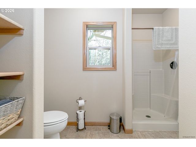 64636 E MCINTYRE Rd, Rhododendron, OR 97049