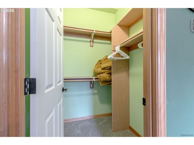 64636 E MCINTYRE Rd, Rhododendron, OR 97049