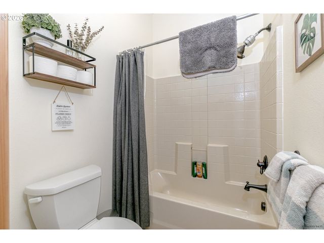 64636 E MCINTYRE Rd, Rhododendron, OR 97049