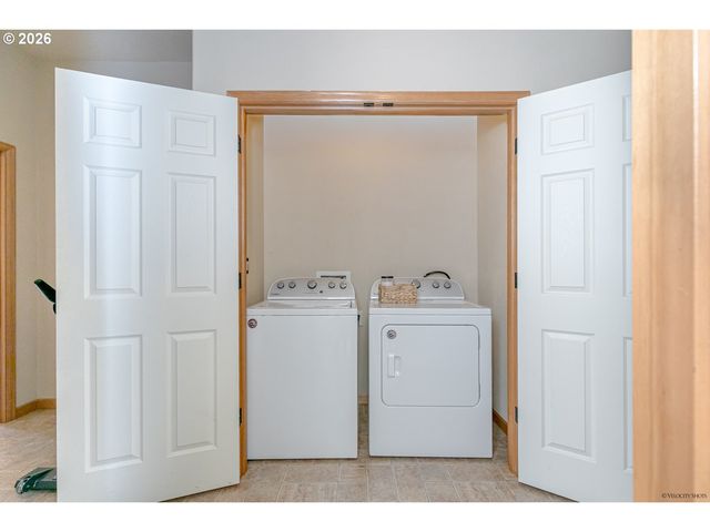64636 E MCINTYRE Rd, Rhododendron, OR 97049